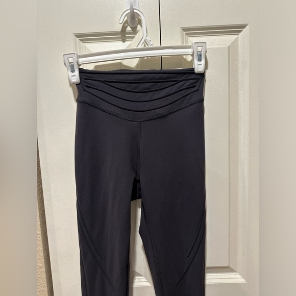 Lululemon Get In Line Super High-Rise Tight Black Everlux 28” , size 4 - Picture 5 of 12